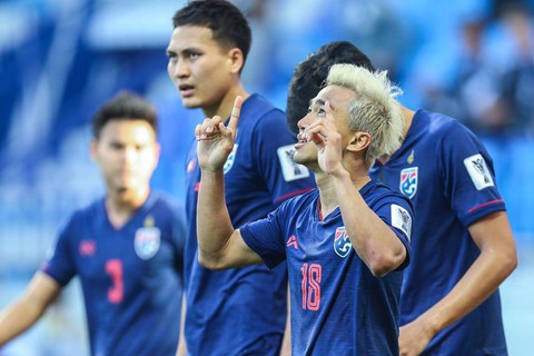 Chanathip giúp Thái Lan sống lại hy vọng đi tiếp ở Asian Cup 2019 - Ảnh 1. Chanathip giúp Thái Lan sống lại hy vọng đi tiếp ở Asian Cup 2019 - Ảnh 1.