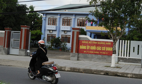 Phó bí thư đảng ủy khối cơ quan Quảng Nam bị khiển trách - Ảnh 1. Phó bí thư đảng ủy khối cơ quan Quảng Nam bị khiển trách - Ảnh 1.