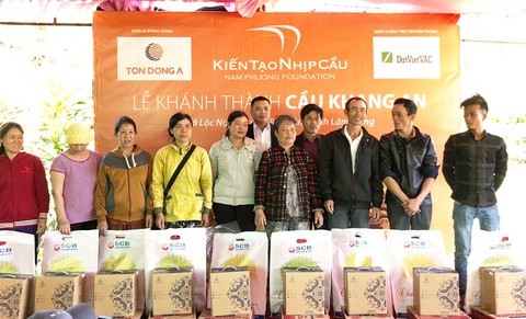 Bà con tỉnh Lâm Đồng phấn khởi khánh thành cầu mới - Ảnh 3. Bà con tỉnh Lâm Đồng phấn khởi khánh thành cầu mới - Ảnh 3.