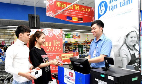 Hàng triệu phần quà tết đã đến tay khách hàng thành viên Co.opmart - Ảnh 1. Hàng triệu phần quà tết đã đến tay khách hàng thành viên Co.opmart - Ảnh 1.