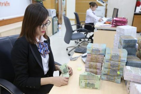 4 ngân hàng lớn cam kết hạ lãi suất cho vay hỗ trợ doanh nghiệp - Ảnh 1. 4 ngân hàng lớn cam kết hạ lãi suất cho vay hỗ trợ doanh nghiệp - Ảnh 1.