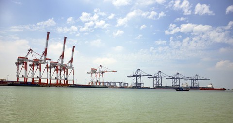 Tàu container lớn nhất thế giới chở hàng đi thẳng từ VN sang Bắc Âu - Ảnh 2. Tàu container lớn nhất thế giới chở hàng đi thẳng từ VN sang Bắc Âu - Ảnh 2.
