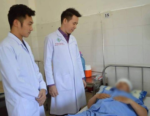 Ghép da đầu cho một phụ nữ bị máy xay xát cuốn - Ảnh 1. Ghép da đầu cho một phụ nữ bị máy xay xát cuốn - Ảnh 1.