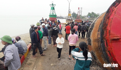 Tìm kiếm học sinh lớp 6 mất tích trên biển Nghệ An - Ảnh 1. Tìm kiếm học sinh lớp 6 mất tích trên biển Nghệ An - Ảnh 1.