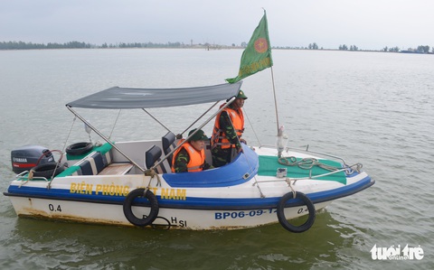 Tìm kiếm học sinh lớp 6 mất tích trên biển Nghệ An - Ảnh 3. Tìm kiếm học sinh lớp 6 mất tích trên biển Nghệ An - Ảnh 3.