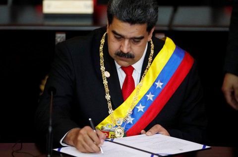 Tổng thống Venezuela tuyên thệ nhiệm kỳ 2 trước bộn bề thách thức - Ảnh 1. Tổng thống Venezuela tuyên thệ nhiệm kỳ 2 trước bộn bề thách thức - Ảnh 1.