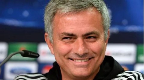 Mourinho tái xuất với vai trò bình luận viên ở Asian Cup 2019 - Ảnh 1. Mourinho tái xuất với vai trò bình luận viên ở Asian Cup 2019 - Ảnh 1.