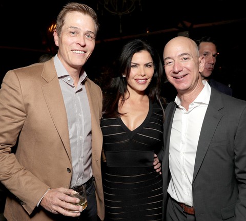 Tỉ phú Jeff Bezos ly hôn ngay vì sợ bị công bố điều tra ngoại tình - Ảnh 1. Tỉ phú Jeff Bezos ly hôn ngay vì sợ bị công bố điều tra ngoại tình - Ảnh 1.