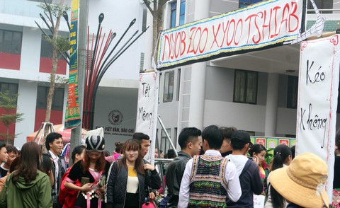 Khi người Mông ăn Tết Nguyên đán - Ảnh 1. Khi người Mông ăn Tết Nguyên đán - Ảnh 1.