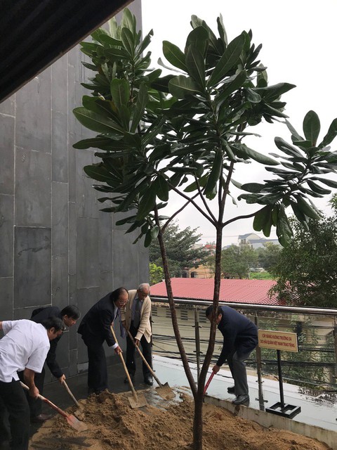 Nhà trưng bày Hoàng Sa là điểm hành hương về lòng yêu nước - Ảnh 4. Nhà trưng bày Hoàng Sa là điểm hành hương về lòng yêu nước - Ảnh 4.