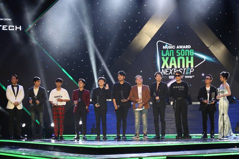 Bùa yêu thắng 6 giải Làn sóng xanh 2018 - Ảnh 2. Bùa yêu thắng 6 giải Làn sóng xanh 2018 - Ảnh 2.