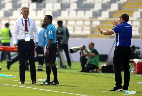 Hai HLV Park Hang Seo và Carlos Queiroz va chạm ngoài biên - Ảnh 6. Hai HLV Park Hang Seo và Carlos Queiroz va chạm ngoài biên - Ảnh 6.