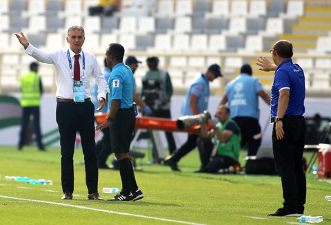 Hai HLV Park Hang Seo và Carlos Queiroz va chạm ngoài biên - Ảnh 8. Hai HLV Park Hang Seo và Carlos Queiroz va chạm ngoài biên - Ảnh 8.