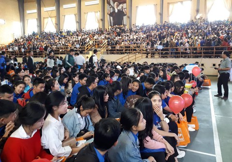 Học sinh Huế hỏi ngành nào nhiều cơ hội việc làm, nhiều học bổng - Ảnh 1. Học sinh Huế hỏi ngành nào nhiều cơ hội việc làm, nhiều học bổng - Ảnh 1.