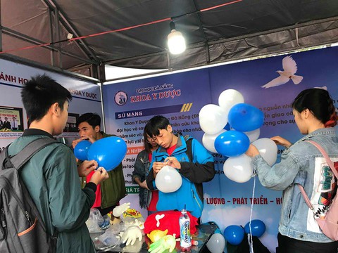 Khai mạc chương trình Tư vấn tuyển sinh tại Đà Nẵng - Ảnh 4. Khai mạc chương trình Tư vấn tuyển sinh tại Đà Nẵng - Ảnh 4.