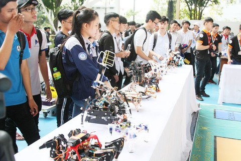 ĐH Sư phạm kỹ thuật TP.HCM cho phép học sinh lớp 12 học đại học - Ảnh 1. ĐH Sư phạm kỹ thuật TP.HCM cho phép học sinh lớp 12 học đại học - Ảnh 1.
