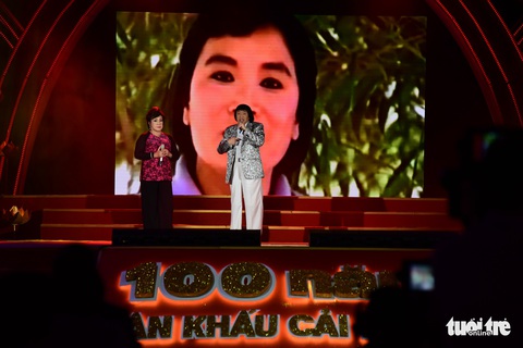 Xuống phố đi bộ mừng 100 năm sân khấu cải lương - Ảnh 3. Xuống phố đi bộ mừng 100 năm sân khấu cải lương - Ảnh 3.