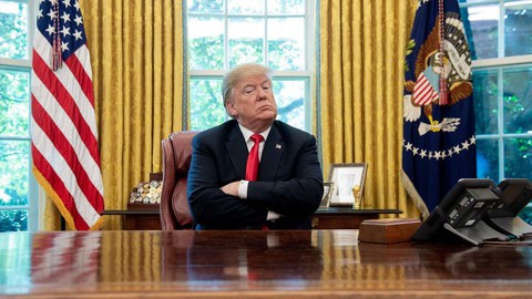 Ông Trump nổi giận khi biết FBI điều tra ông câu kết với Nga - Ảnh 1. Ông Trump nổi giận khi biết FBI điều tra ông câu kết với Nga - Ảnh 1.