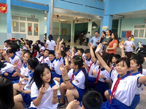TP.HCM biên soạn sách giáo khoa, cho các trường chọn lựa - Ảnh 1. TP.HCM biên soạn sách giáo khoa, cho các trường chọn lựa - Ảnh 1.
