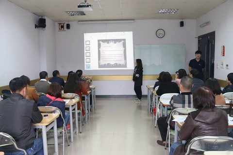 Họp phụ huynh theo hình thức Ai là triệu phú - Ảnh 5. Họp phụ huynh theo hình thức Ai là triệu phú - Ảnh 5.