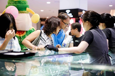 Lộc Phúc Fine Jewelry khai trương cửa hàng tại TTTM Sense City - Ảnh 2. Lộc Phúc Fine Jewelry khai trương cửa hàng tại TTTM Sense City - Ảnh 2.