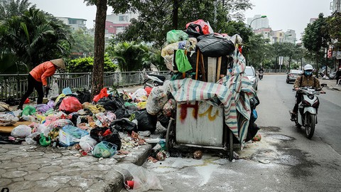 Vụ dân chặn xe chở rác ở Hà Nội:Tái định cư cho dân trong quý 2-2019 - Ảnh 1. Vụ dân chặn xe chở rác ở Hà Nội:Tái định cư cho dân trong quý 2-2019 - Ảnh 1.