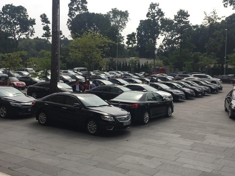 Sử dụng xe công đưa đón người nhà sẽ bị phạt 10-20 triệu đồng - Ảnh 1. Sử dụng xe công đưa đón người nhà sẽ bị phạt 10-20 triệu đồng - Ảnh 1.