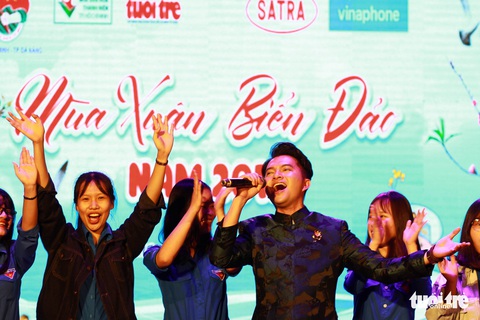 Chiến sĩ Vùng 3 hải quân cháy hết mình với Mùa xuân biển đảo - Ảnh 7. Chiến sĩ Vùng 3 hải quân cháy hết mình với Mùa xuân biển đảo - Ảnh 7.