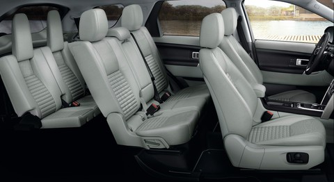 Land Rover Việt Nam ưu đãi lớn khi mua xe chơi Tết - Ảnh 5. Land Rover Việt Nam ưu đãi lớn khi mua xe chơi Tết - Ảnh 5.