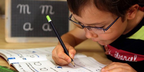 Sao chữ cháu xấu đến thế? - Ảnh 1. Sao chữ cháu xấu đến thế? - Ảnh 1.