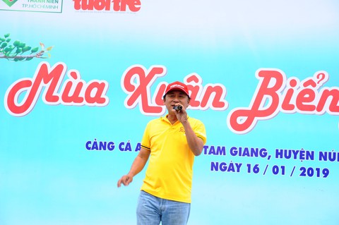 Đem hương xuân sớm đến ngư dân làng biển Hoàng Sa - Ảnh 3. Đem hương xuân sớm đến ngư dân làng biển Hoàng Sa - Ảnh 3.