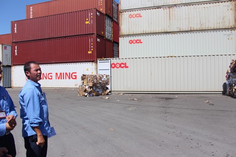 Họp khẩn các tỉnh giải quyết vụ hàng ngàn container ứ đọng vì thông tư - Ảnh 3. Họp khẩn các tỉnh giải quyết vụ hàng ngàn container ứ đọng vì thông tư - Ảnh 3.