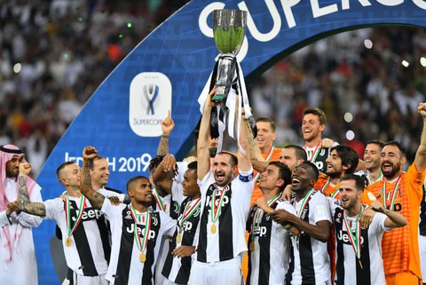 Ghi bàn vào lưới Milan, Ronaldo giành danh hiệu đầu tiên với Juventus - Ảnh 2. Ghi bàn vào lưới Milan, Ronaldo giành danh hiệu đầu tiên với Juventus - Ảnh 2.