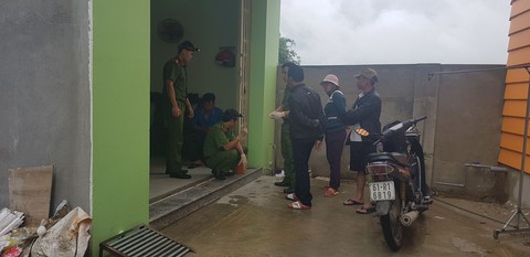 Một phụ nữ nuôi 6 con nhỏ bị tình trẻ đâm nhiều nhát tử vong - Ảnh 1. Một phụ nữ nuôi 6 con nhỏ bị tình trẻ đâm nhiều nhát tử vong - Ảnh 1.