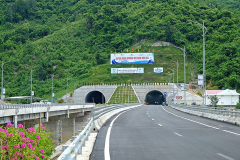 Giá dịch vụ sử dụng hầm đường bộ tối đa 280.000 đồng/vé/lượt - Ảnh 1. Giá dịch vụ sử dụng hầm đường bộ tối đa 280.000 đồng/vé/lượt - Ảnh 1.