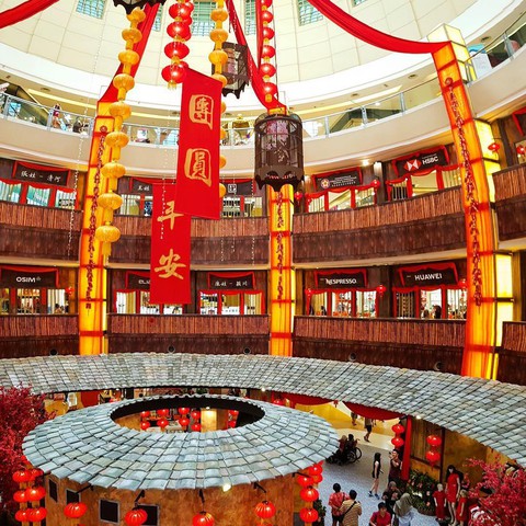 Tưng bừng trang trí đón năm mới Kỷ Hợi 2019 ở các nước - Ảnh 7. Tưng bừng trang trí đón năm mới Kỷ Hợi 2019 ở các nước - Ảnh 7.