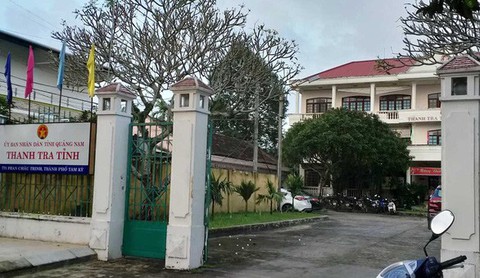 Phó chánh thanh tra Quảng Nam rơi từ tầng 3 trụ sở do tai nạn - Ảnh 1. Phó chánh thanh tra Quảng Nam rơi từ tầng 3 trụ sở do tai nạn - Ảnh 1.