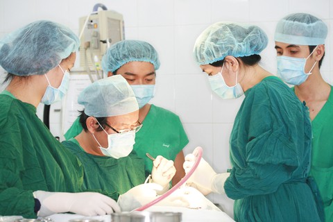 TS.BS Võ Văn Nhân - Vì những nụ cười không bao giờ tắt - Ảnh 1. TS.BS Võ Văn Nhân - Vì những nụ cười không bao giờ tắt - Ảnh 1.