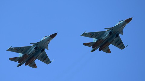 2 tiêm kích Su-34 của Nga đâm nhau trên không - Ảnh 1. 2 tiêm kích Su-34 của Nga đâm nhau trên không - Ảnh 1.