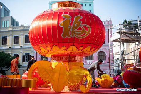 Tưng bừng trang trí đón năm mới Kỷ Hợi 2019 ở các nước - Ảnh 1. Tưng bừng trang trí đón năm mới Kỷ Hợi 2019 ở các nước - Ảnh 1.