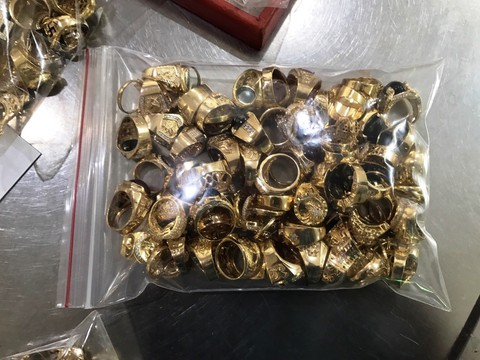 Không phải 230, nhân viên trông quầy trộm đến 430 lượng vàng - Ảnh 2. Không phải 230, nhân viên trông quầy trộm đến 430 lượng vàng - Ảnh 2.