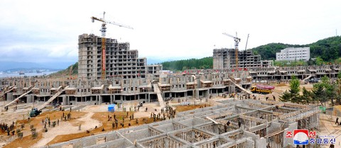 Triều Tiên biến khu bắn tên lửa thành khu nghỉ dưỡng khổng lồ - Ảnh 4. Triều Tiên biến khu bắn tên lửa thành khu nghỉ dưỡng khổng lồ - Ảnh 4.