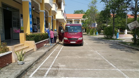 Nghi ngộ độc thức ăn, 54 học sinh tiểu học nhập viện - Ảnh 1. Nghi ngộ độc thức ăn, 54 học sinh tiểu học nhập viện - Ảnh 1.