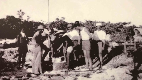 Kéo Hoàng Sa vào đất liền - Ảnh 1. Kéo Hoàng Sa vào đất liền - Ảnh 1.