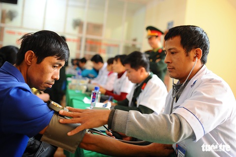 Quà Tết đến với vùng khó Mường Nhé - Ảnh 1. Quà Tết đến với vùng khó Mường Nhé - Ảnh 1.