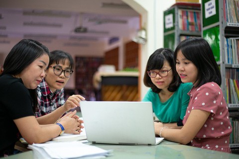 Bộ GD-ĐT yêu cầu trường không đẻ thêm sổ sách cho giáo viên - Ảnh 1. Bộ GD-ĐT yêu cầu trường không đẻ thêm sổ sách cho giáo viên - Ảnh 1.