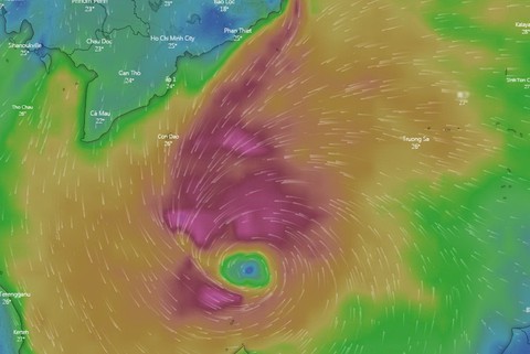 Bão cách Côn Đảo 360km, có thể mạnh thêm - Ảnh 2. Bão cách Côn Đảo 360km, có thể mạnh thêm - Ảnh 2.