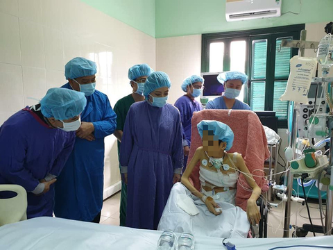 Gia đình người hiến phổi và nhận phổi gặp nhau, chứa chan nước mắt tình người - Ảnh 2. Gia đình người hiến phổi và nhận phổi gặp nhau, chứa chan nước mắt tình người - Ảnh 2.