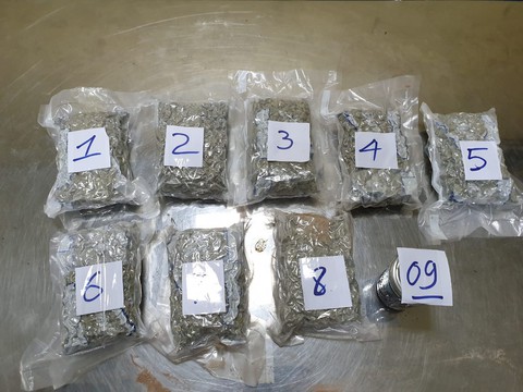 Bắt giữ 2,3kg ma túy vận chuyển qua sân bay Tân Sơn Nhất - Ảnh 1. Bắt giữ 2,3kg ma túy vận chuyển qua sân bay Tân Sơn Nhất - Ảnh 1.