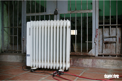 Lắp máy sưởi ấm cho hổ, voi, gấu, sư tử - Ảnh 5. Lắp máy sưởi ấm cho hổ, voi, gấu, sư tử - Ảnh 5.